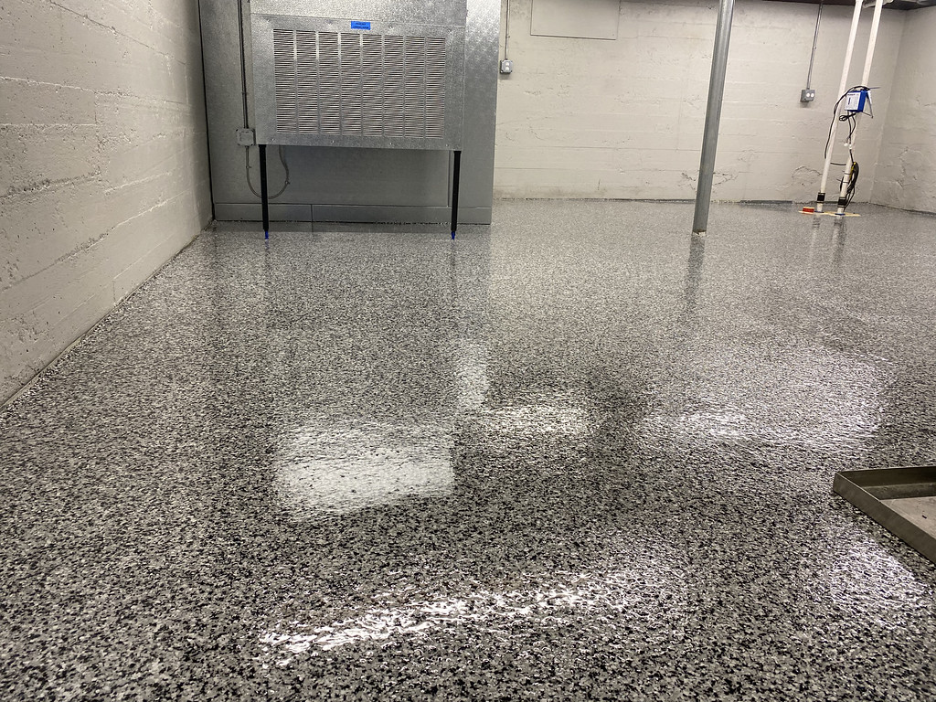 Full Flake Broadcast Epoxy Basement Floor